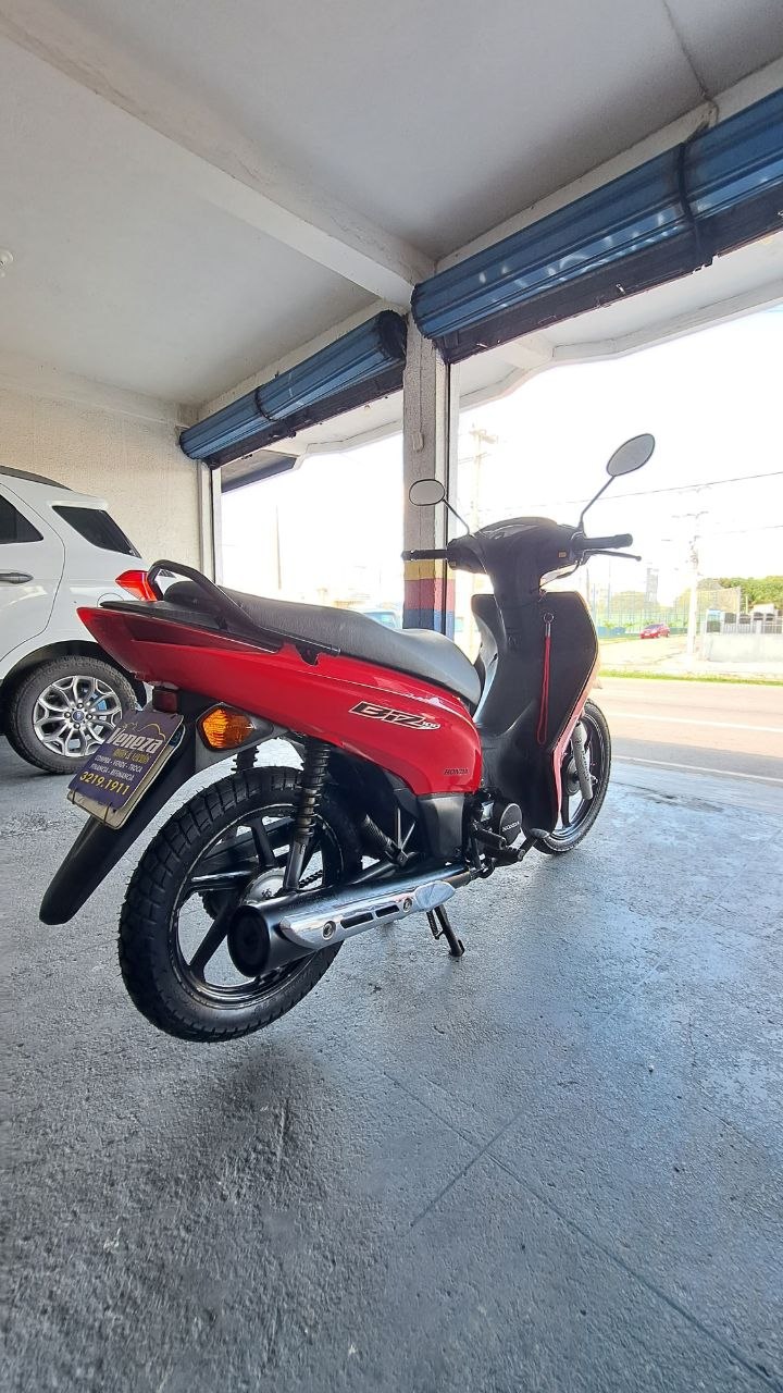 HONDA BIZ 100 ES TRASEIRA DIREITA